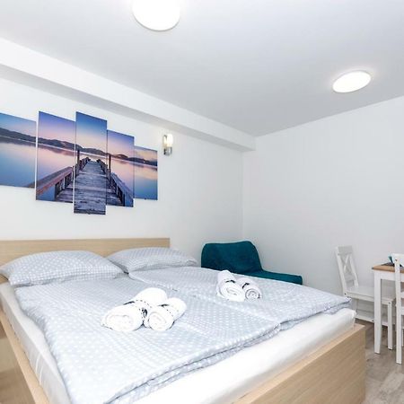 Apartments West Coast Split Eksteriør billede