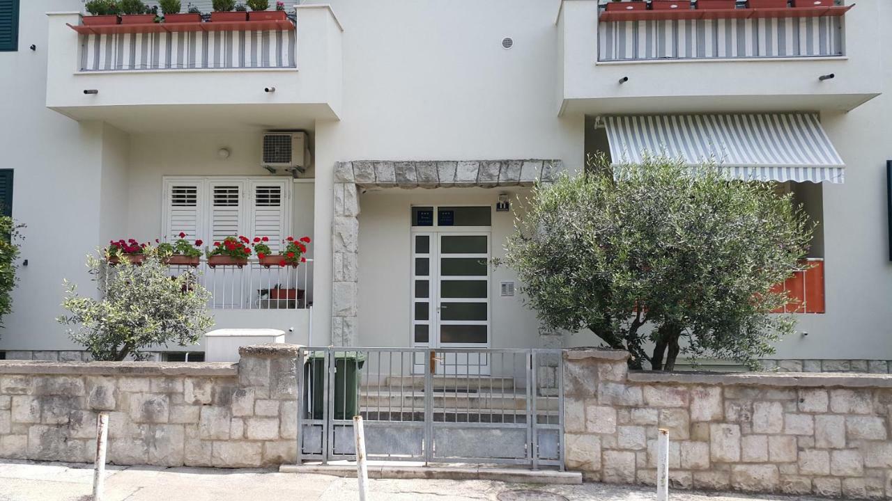 Apartments West Coast Split Eksteriør billede